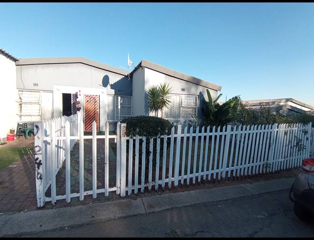 2 BEDROOM TOWNHOUSE FOR SALE IN RIDGEWAY